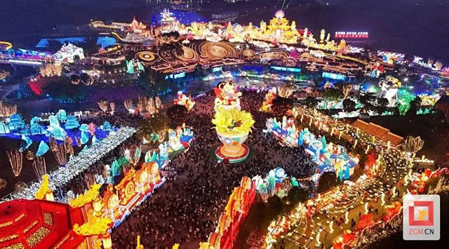 自貢：中華彩燈大世界連續(xù)四天全省榜首！