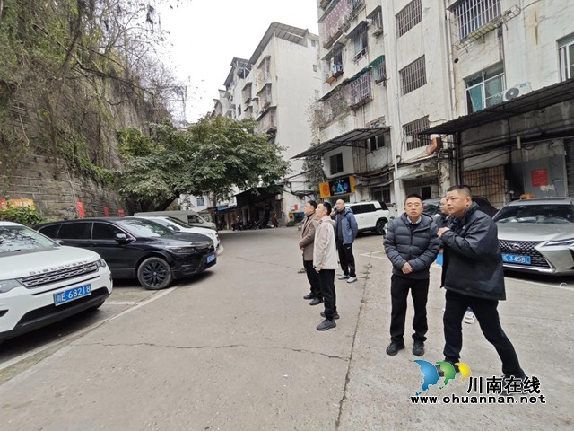 龍馬潭區(qū)小市街道回龍灣社區(qū)：人大代表開(kāi)展地質(zhì)災(zāi)害隱患點(diǎn)巡查，守護(hù)群眾安全