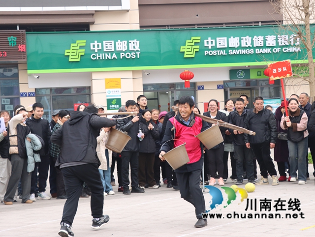 瀘縣福集鎮(zhèn)組織“慶臘八，迎新春”農(nóng)民趣味運(yùn)動會.JPG