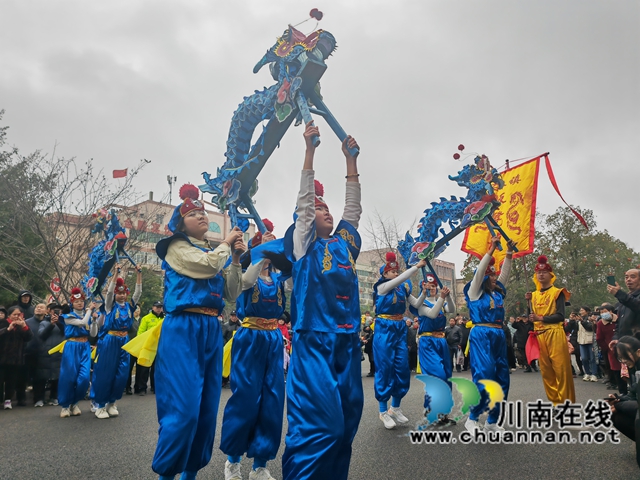 石橋板凳龍（曾佐然攝）.jpg