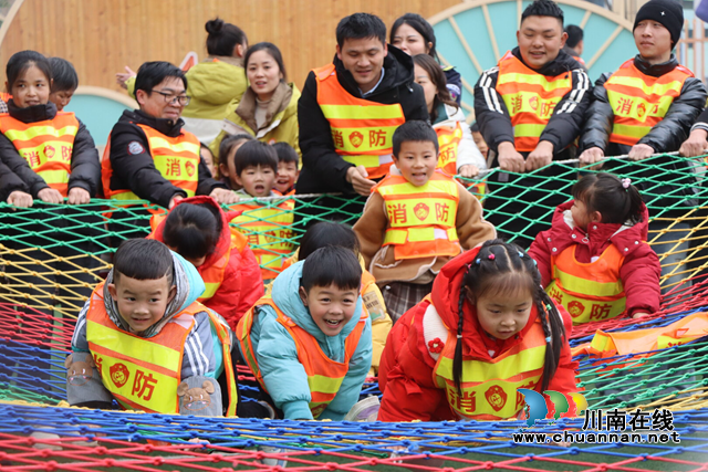 大手牽小手 安全永相隨｜瀘縣城北幼兒園開展新學(xué)期“家長安全第一課”主題系列活動