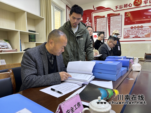 瀘縣教育和體育局開學(xué)督導(dǎo)調(diào)研組到嘉明小學(xué)檢查2025年春期開學(xué)工作