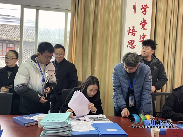 瀘縣六中迎接瀘縣教育和體育局開學(xué)工作檢查