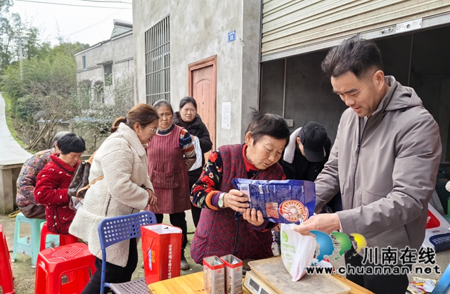 龍馬潭區(qū)魚塘街道：春耕送種暖人心 鄉(xiāng)村振興添動力
