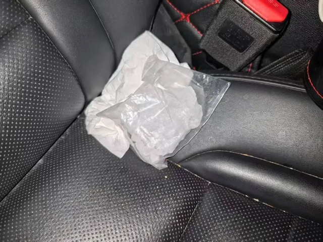 瀘州禁毒警察抓捕，兩個(gè)字振聾發(fā)聵：銬幾，先銬幾！