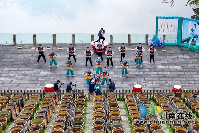 4-2503201FQN11.jpg