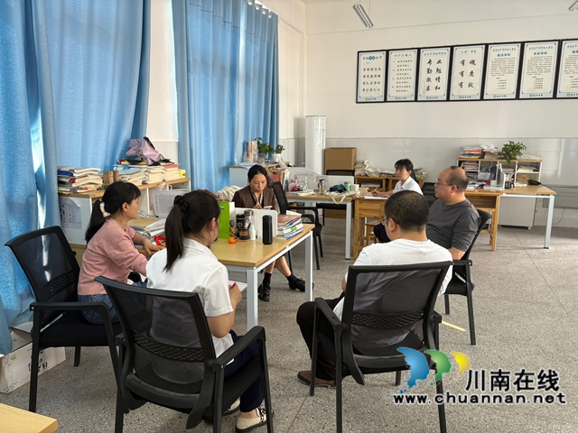 歷史組備課組視導(dǎo).jpg