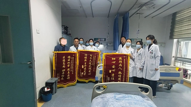 “超重”小伙突發(fā)心梗，24天與死神搏斗后，他見到了剛出生的女兒！