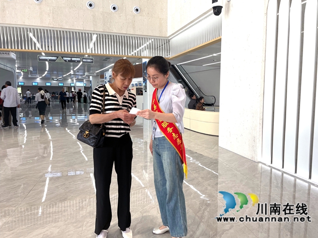 政務(wù)中心民建志愿者.jpg