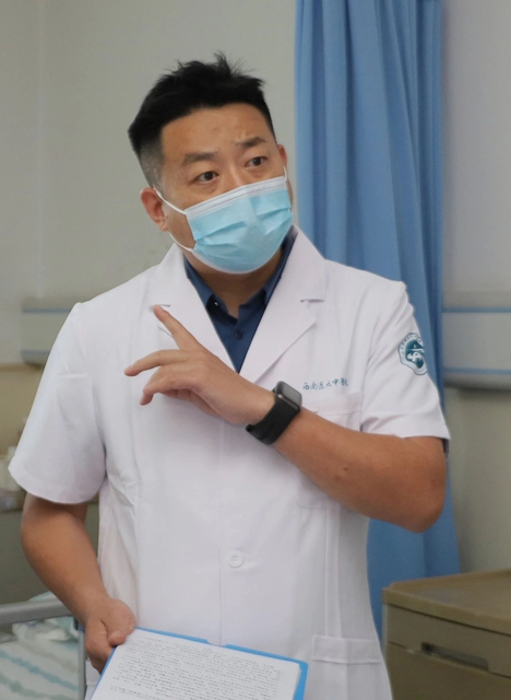 408診室的晨光：韓云煒教授為復(fù)雜腫瘤患者再賦新生