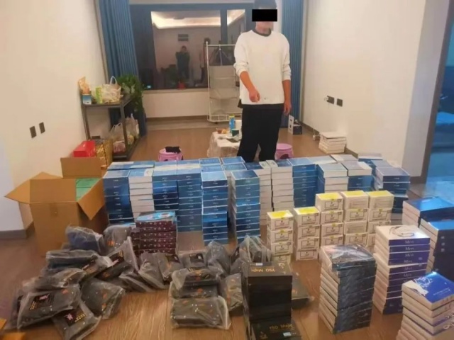 瀘州某居民樓里的可疑窩點……
