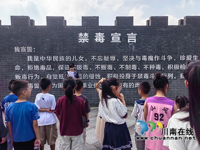 學生代表分享（劉孝春攝）.jpg