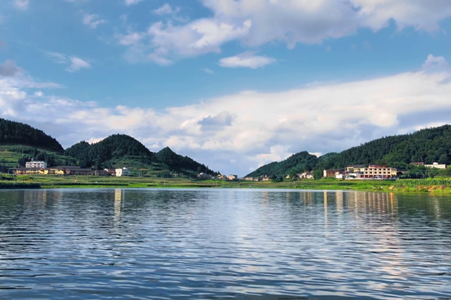 一頭扎進瀘州，去過20℃+的夏天