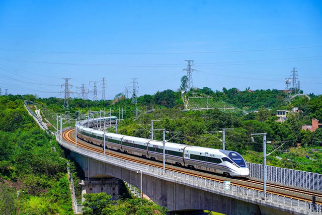 瀘州近期加開多趟高鐵列車，含夜間動車