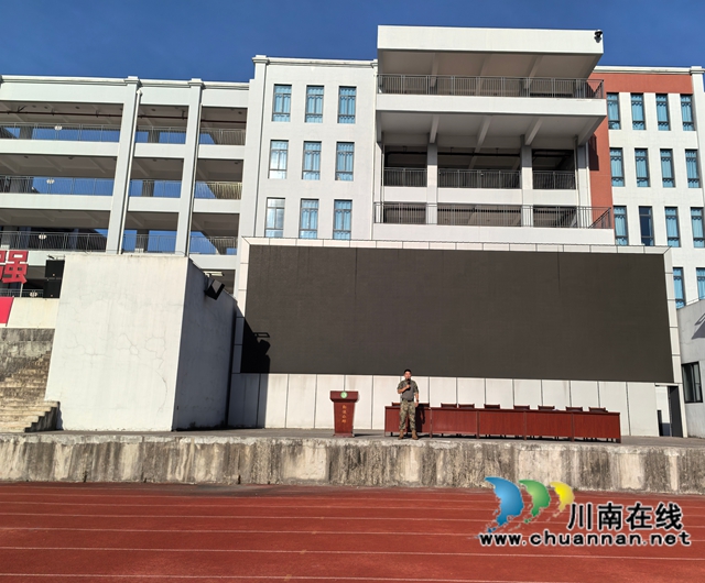 總教官講話.jpg