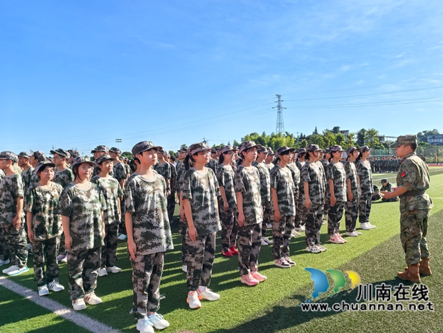 軍訓(xùn)剪影4.jpg