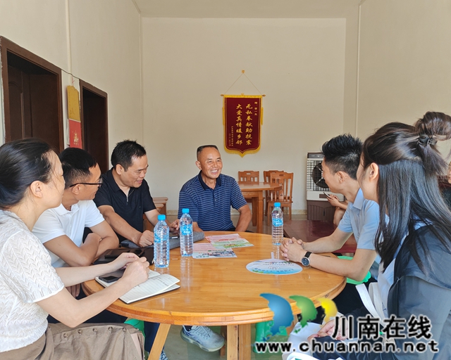 走訪組在瀘縣嘉明鎮(zhèn)瀘縣益良種養(yǎng)專業(yè)合作社開展調(diào)研.jpg