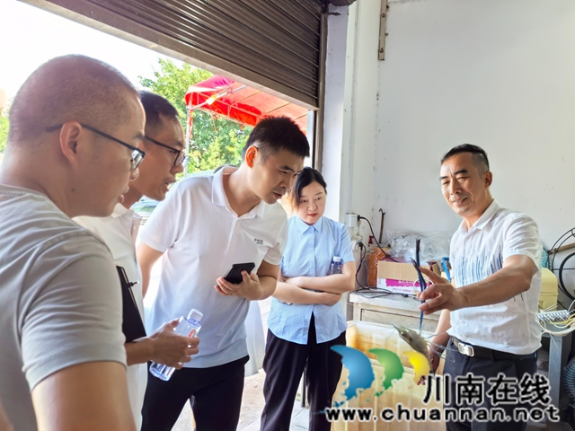 走訪組在瀘縣玄灘鎮(zhèn)瀘縣海牧種養(yǎng)殖專業(yè)合作社開展調(diào)研.jpg
