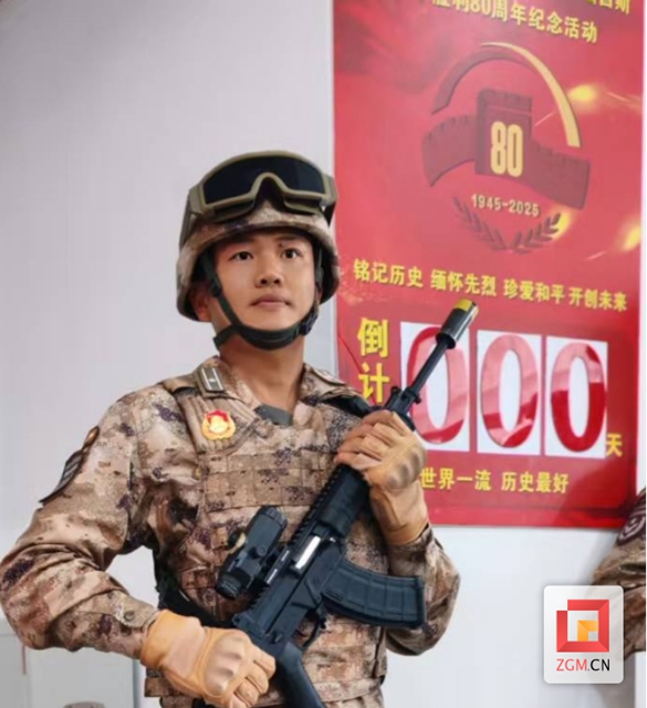自貢小伙劉洋，光榮接受檢閱！