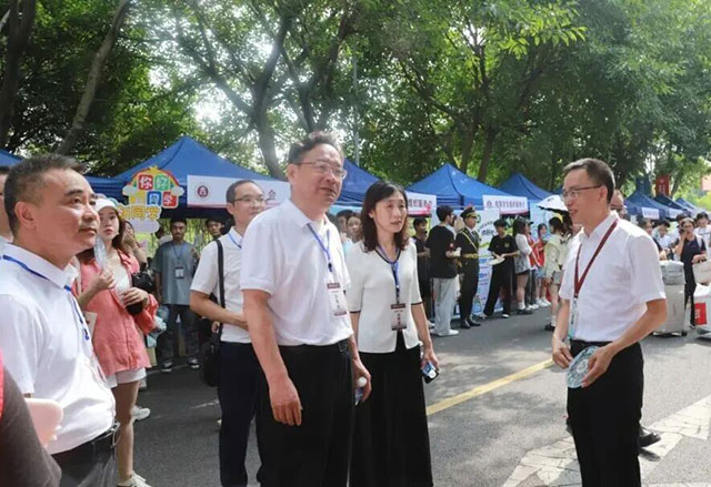 【小鮮肉來啦】西南醫(yī)大中西醫(yī)結合學院2025級新生大數(shù)據揭秘，年齡最小的僅16歲！