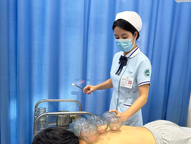 紫得發(fā)黑！拔罐后的顏色竟暗示……