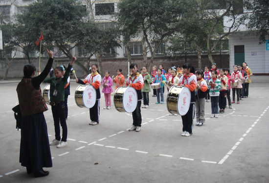 厲兵秣馬 合江縣幼旭學(xué)校加緊訓(xùn)練鼓號隊