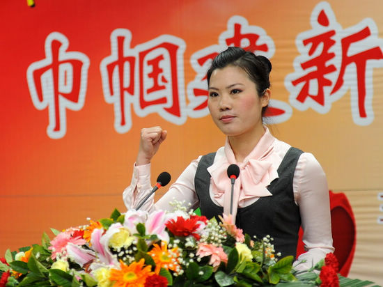 龍馬潭區(qū)舉辦女性先進事跡演講比賽(圖1)