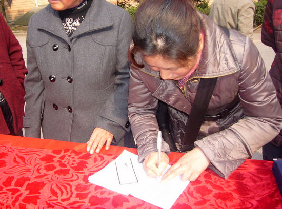 紅星街道：招聘會(huì)開到家門前(圖3)