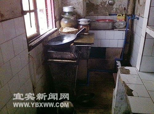住戶家起火 中心路商家險(xiǎn)遭火燒連營(yíng)(圖4)