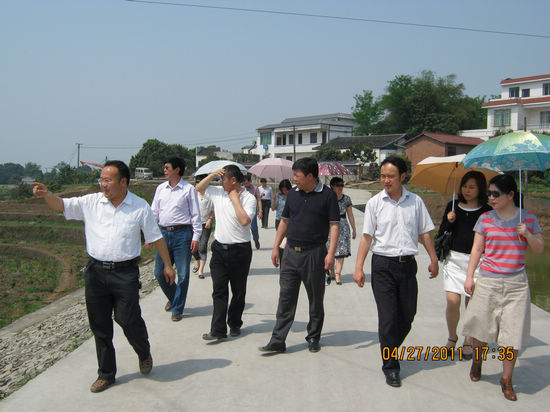 省財政廳蒞臨合江縣檢查指導新農(nóng)村建設