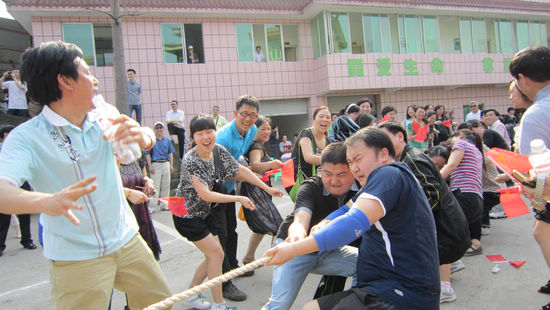 瀘州市福利院參加趣味體育運動會獲得好成績(圖2)