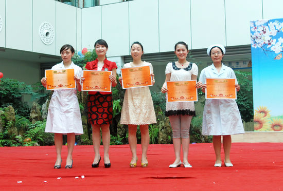 瀘醫(yī)附屬中醫(yī)院護(hù)士節(jié)活動(dòng)展天使風(fēng)采(圖20)