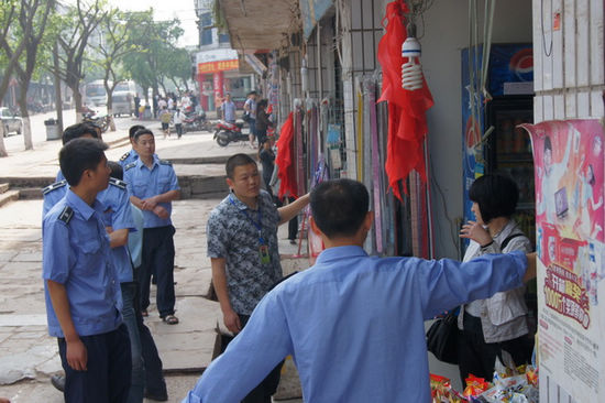 太伏鎮(zhèn)：聯(lián)合執(zhí)法整治占道經(jīng)營(yíng)
