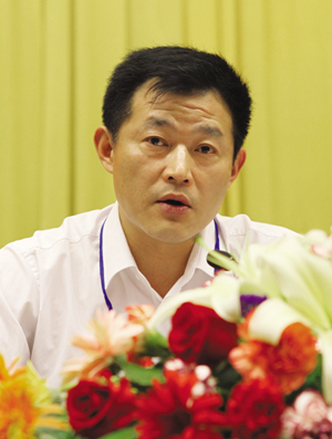 政協(xié)江陽區(qū)七屆五次會議勝利召開(圖2)