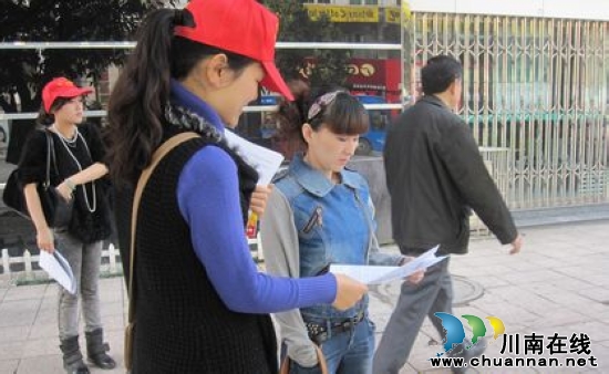 龍馬潭區(qū)委"三進三聯(lián)三幫"活動啟動儀式進社區(qū)(圖2)