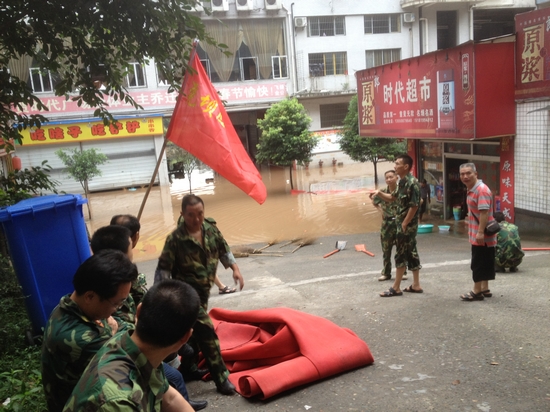 堯壩鎮(zhèn)：永遠(yuǎn)戰(zhàn)斗在搶險第一線(圖3)
