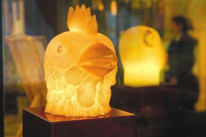 臺(tái)灣鹽雕十二獸首自貢展出 市民稱(chēng)奇(圖1)
