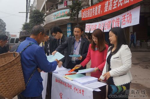 立石鎮(zhèn)：開展依法治鎮(zhèn)宣傳活動(dòng)(圖1)