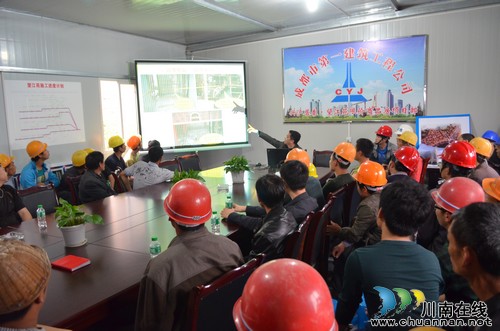 華陽(yáng)街道：職工夜校讓農(nóng)民工受教育更受益(圖1)