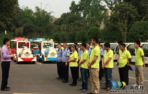 張壩：加強(qiáng)景區(qū)特種車輛操作技能培訓(xùn)(圖1)