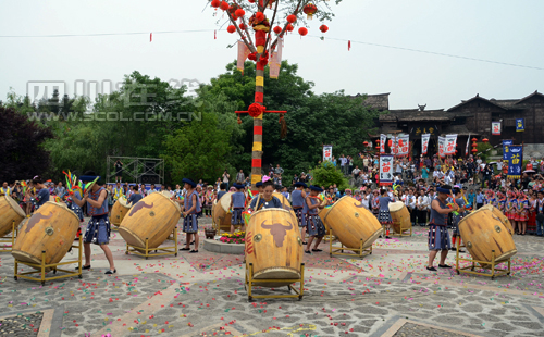 今年五·一節(jié) 到宜賓興文石海過(guò)花山節(jié)（圖）(圖5)
