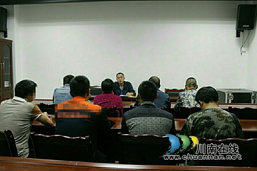 泰安街道開展社區(qū)服刑人員學法考試活動(圖1)