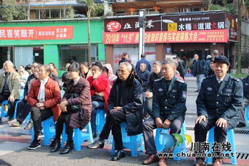 龍馬潭區(qū)蓮花池街道組織開展“全民消防，防治火災(zāi)”消防安全宣傳培訓(xùn)活動(圖4)