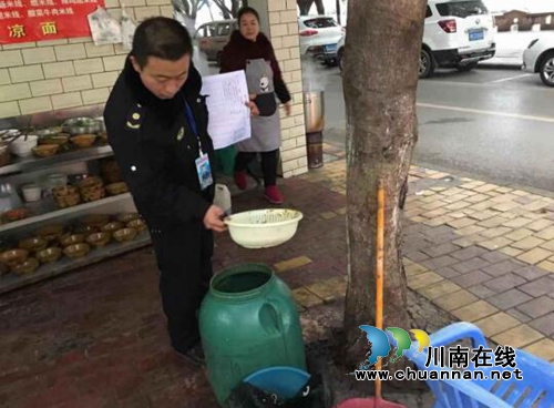 古藺縣住建局多舉措整治城區(qū)餐廚垃圾收運(yùn)處置工作(圖2)
