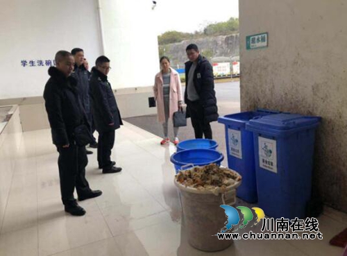 古藺縣住建局多舉措整治城區(qū)餐廚垃圾收運(yùn)處置工作(圖3)