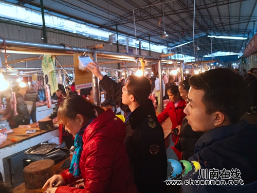 龍馬潭區(qū)羅漢街道:開展多舉措加強(qiáng)“非洲豬瘟”防控工作(圖3) 龍馬潭區(qū)羅漢街道:開展多舉措加強(qiáng)“非洲豬瘟”防控工作(圖3)