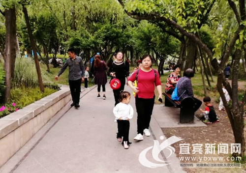 顏值高環(huán)境好 宜賓城區(qū)新建公園成市民游玩新寵(圖4)