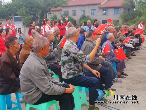 情暖重陽(yáng)節(jié) 瀘州市老年大學(xué)慰問幸福村敬老院(圖10)