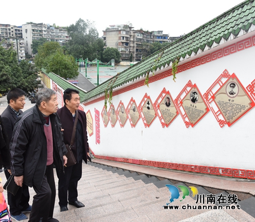 開國(guó)上將傅鐘后代一行到訪敘永一中追思先輩(圖2)