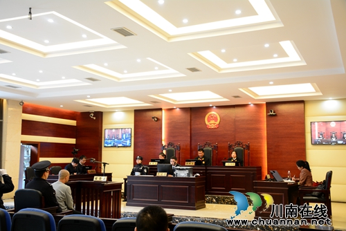 古藺法院對兩起黑惡勢力保護傘案公開宣判(圖1) 古藺法院對兩起黑惡勢力保護傘案公開宣判(圖1)